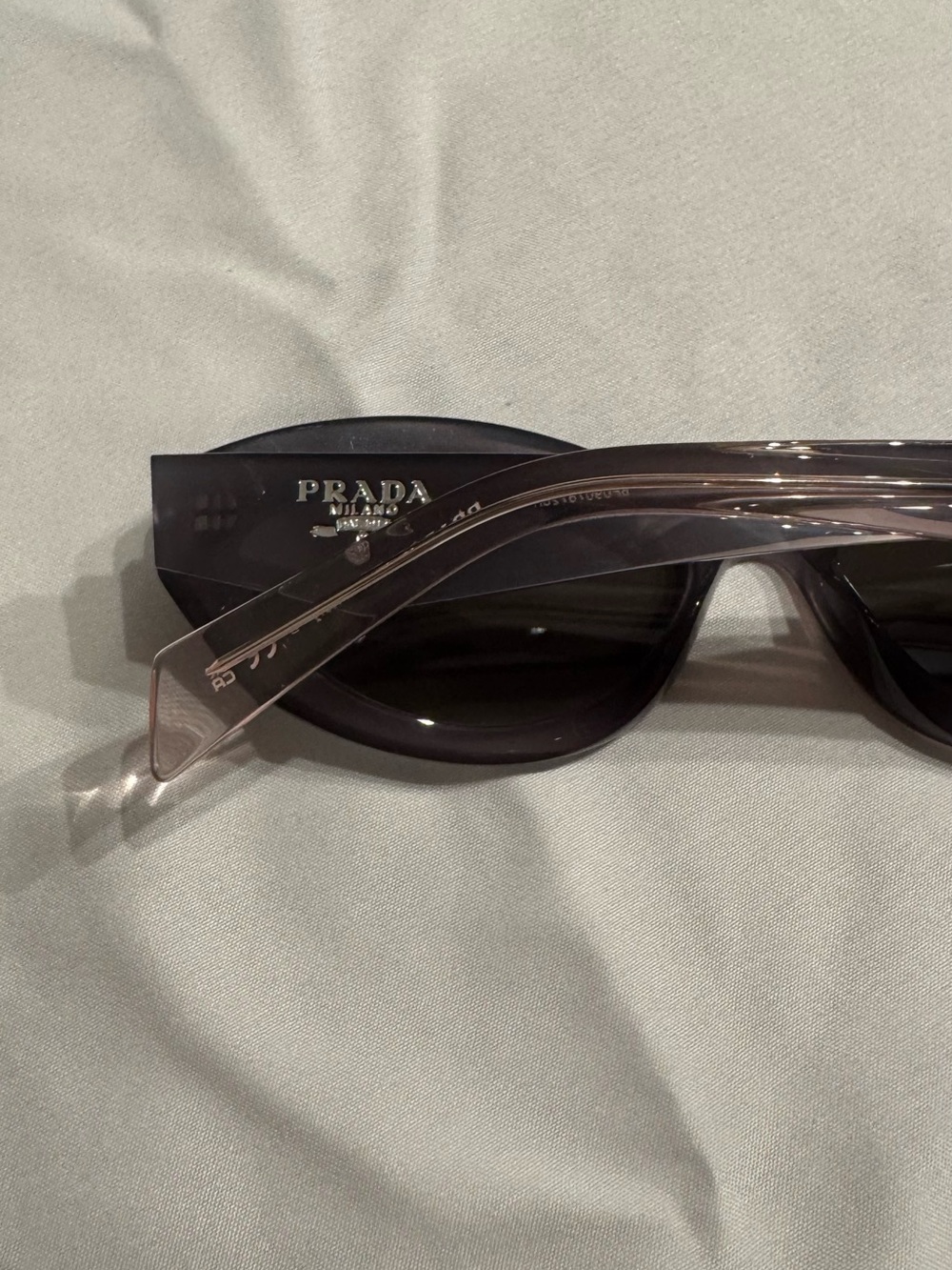 PRADA PR 26ZS unisex sunglasses. - Picture 4 of 4